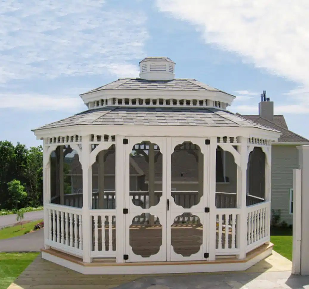 Portable gazebo with screen
