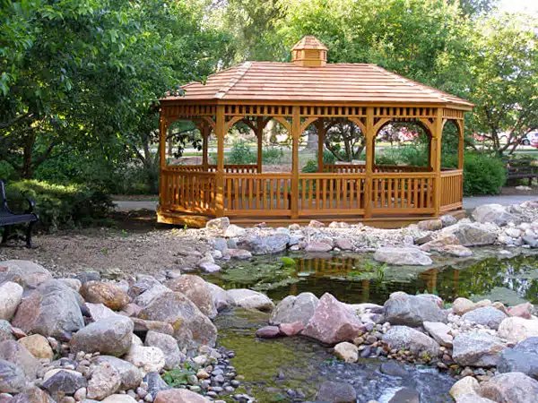Garden oval gazebo