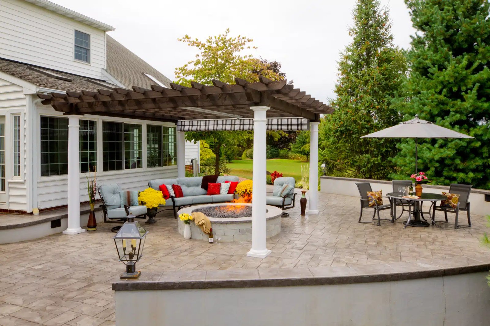 Attached rustic pergola