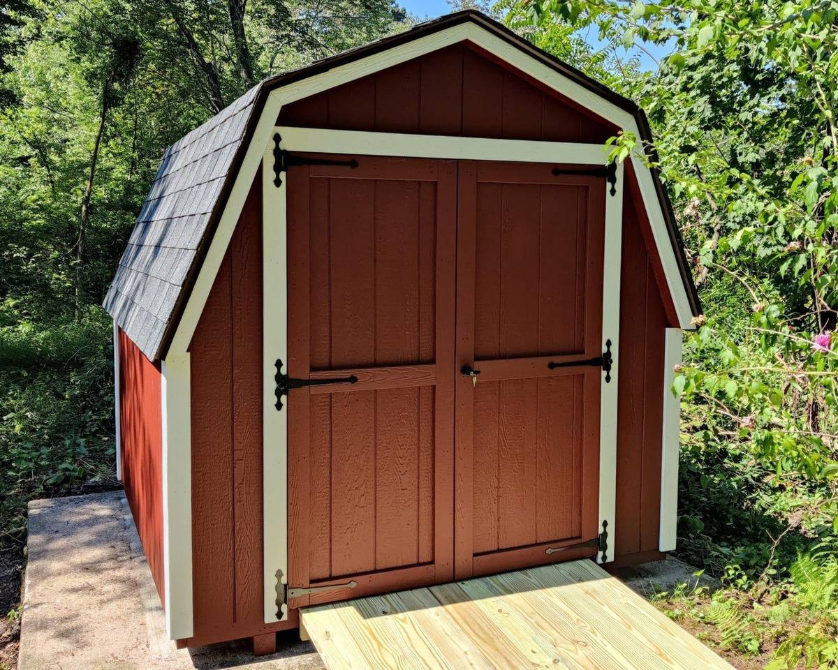 Keystone Gambrel shed — real Hometown Structures Gambrel photo, full shed